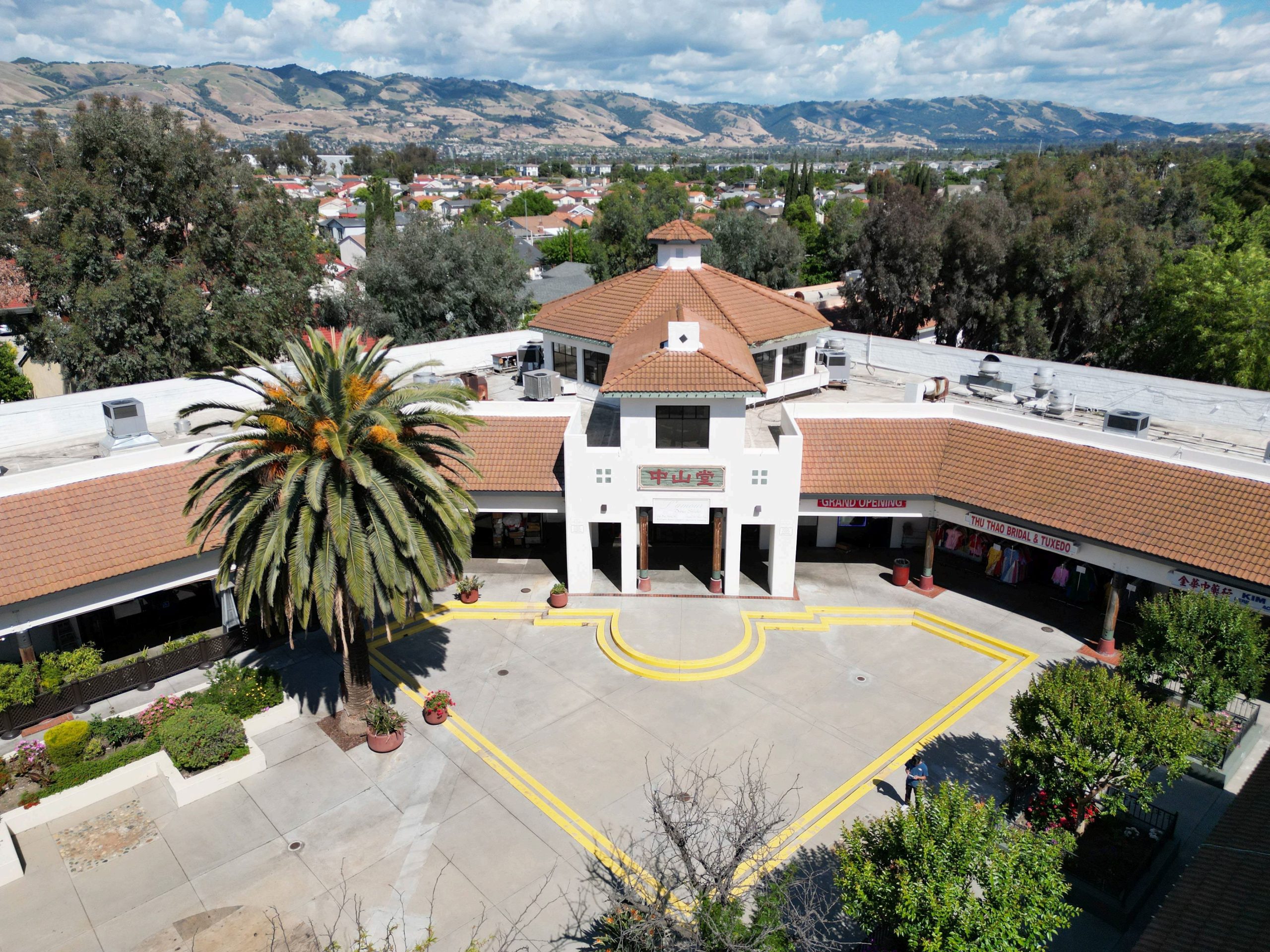 1710-1834 Tully Rd, San Jose, CA 95122 (Lion Plaza)